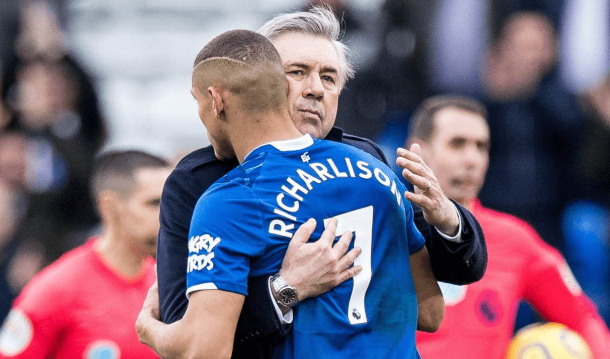 爱游戏棋牌 -法兰克福发布备战花絮，今夜门线救险，足总杯任务艰巨，赛季目标并未改变 