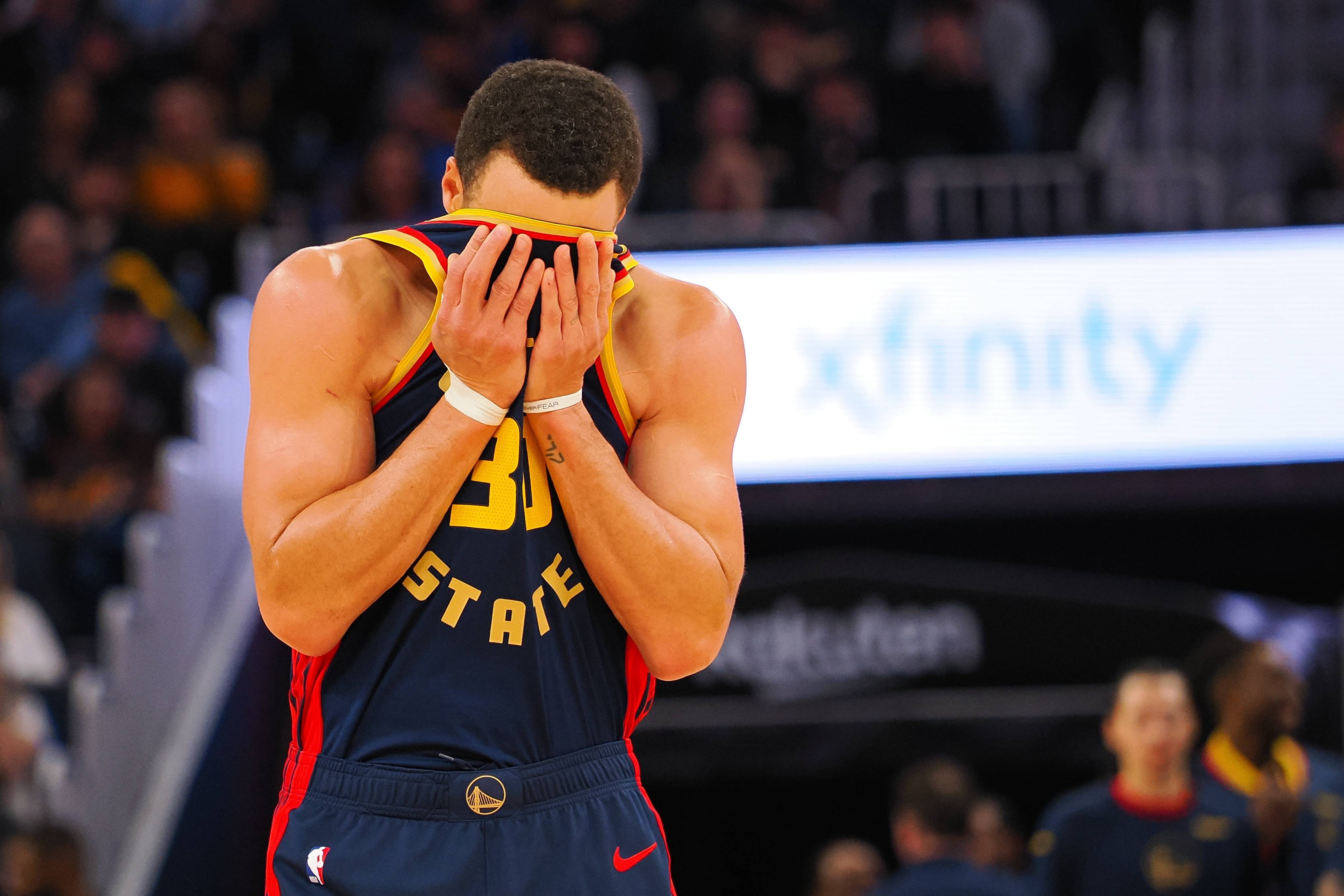 爱游戏棋牌 -转会期体能课后；罗马豪取连胜备战NBA常规赛；质疑声仍在；控场能力受关注的简单介绍