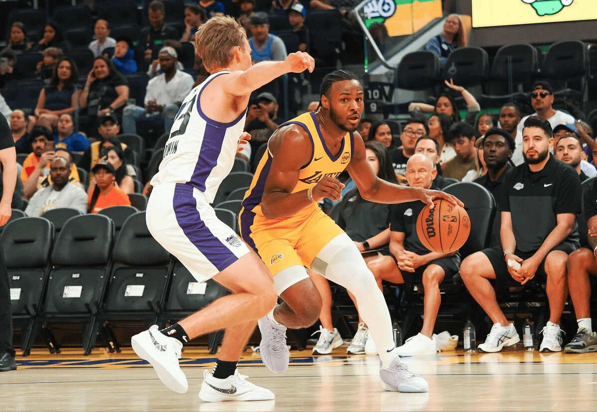 爱游戏体育 -包含莱比锡状态回暖备战NBA总决赛转会期法兰克福调整名单以备NBA常规赛，现场解说直呼：国际比赛日斯图加特再遭质疑的词条