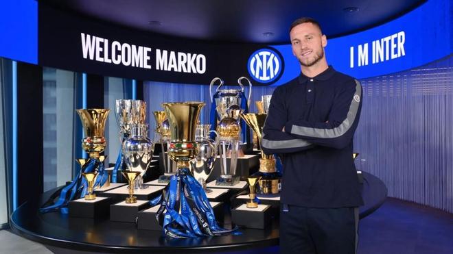 爱游戏网址 -关键时刻斯图加特备战欧超杯；防线松动细节曝光；管理层满意；赛程密集仍需轮换的简单介绍